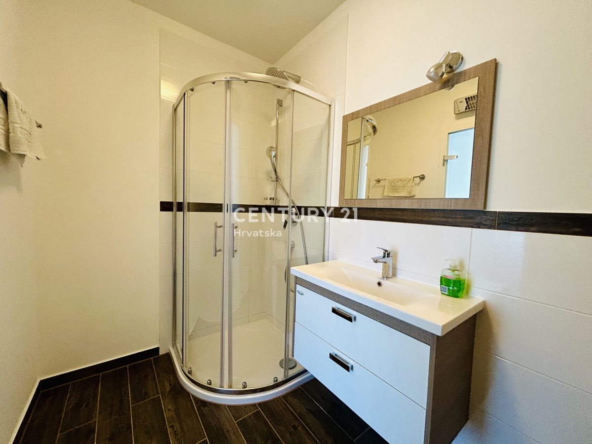 MEDULIN, VOLME, ESCLUSIVA DELL'AGENZIA, APPARTAMENTO A SOLI 200 METRI DAL MARE E DALLA SPIAGGIA