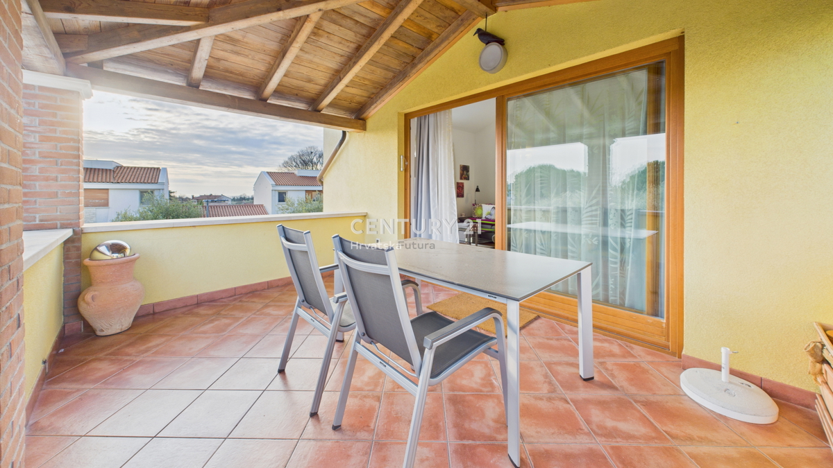 VABRIGA, IN VENDITA APPARTAMENTO TRILOCALE CON VISTA MARE