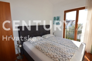 VABRIGA, IN VENDITA APPARTAMENTO TRILOCALE CON VISTA MARE