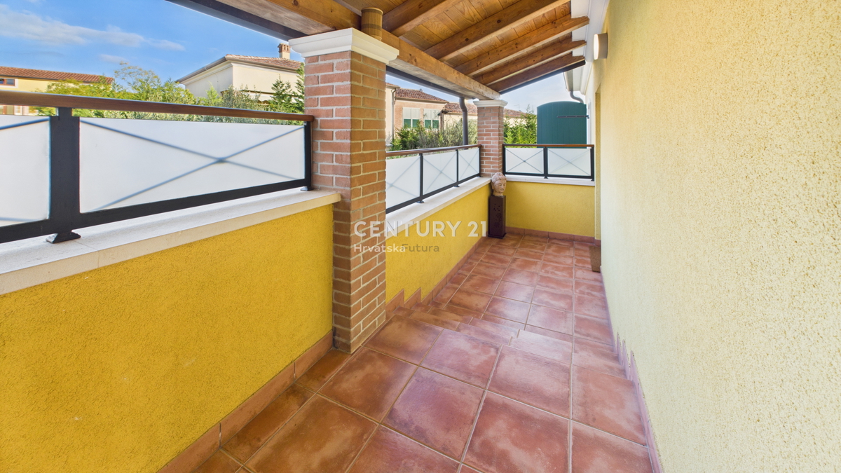 VABRIGA, IN VENDITA APPARTAMENTO TRILOCALE CON VISTA MARE