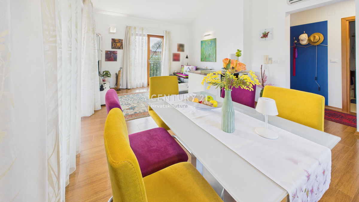 VABRIGA, IN VENDITA APPARTAMENTO TRILOCALE CON VISTA MARE