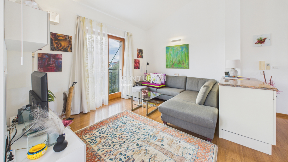 VABRIGA, IN VENDITA APPARTAMENTO TRILOCALE CON VISTA MARE