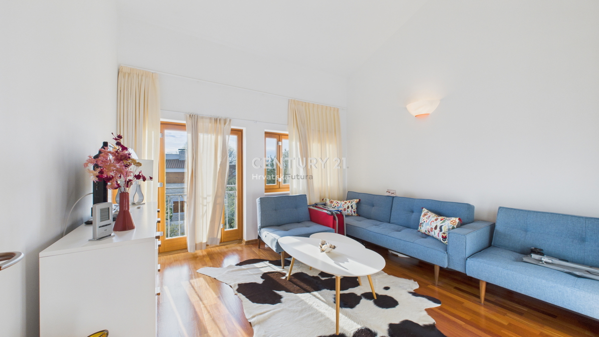 VABRIGA, IN VENDITA APPARTAMENTO TRILOCALE CON VISTA MARE