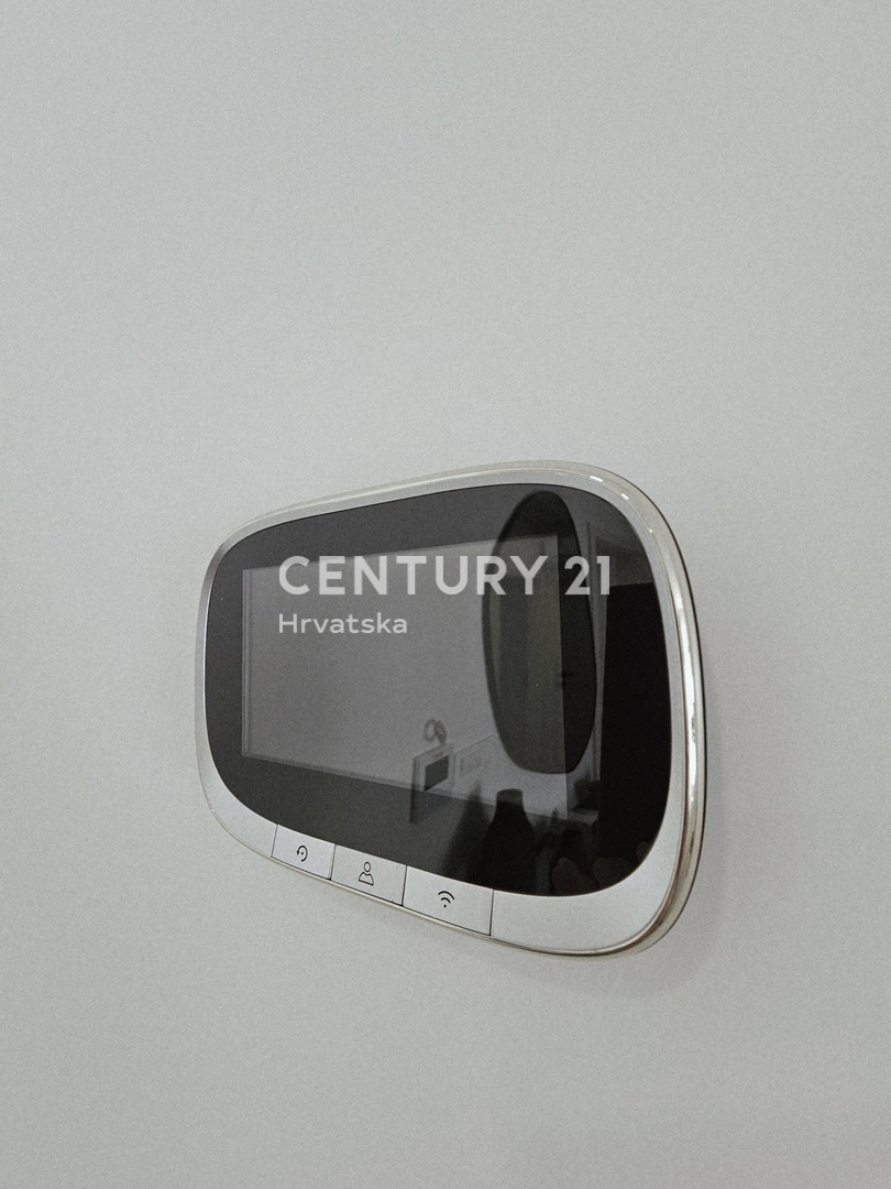 POREČ, APPARTAMENTO TRILOCALE, 800 M DAL MARE