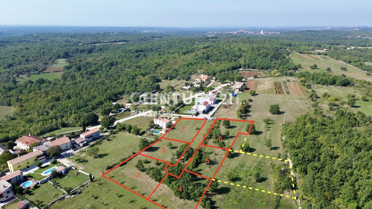 POREČ, VIŠNJAN, TERRENO EDIFICABILE IN POSIZIONE TRANQUILLA