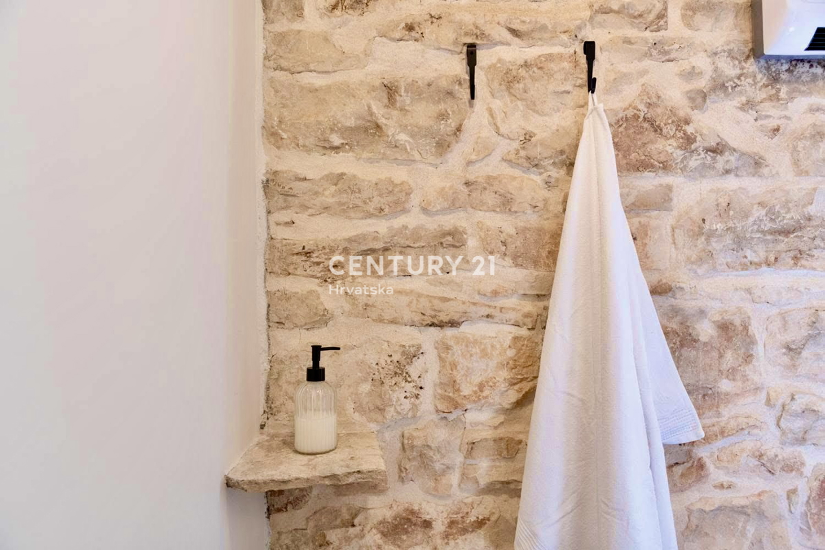 SVETVINČENAT, DINTORNI, AFFASCINANTE CASA IN PIETRA RISTRUTTURATA