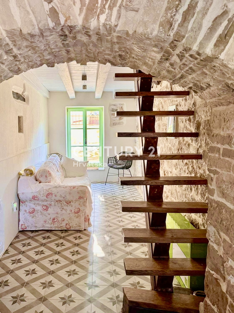 SVETVINČENAT, DINTORNI, AFFASCINANTE CASA IN PIETRA RISTRUTTURATA