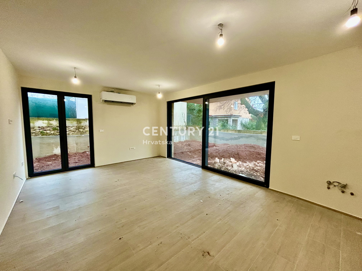 MEDULIN, NUOVO APPARTAMENTO DUE LOCALI AL PIANO TERRA CON GIARDINO