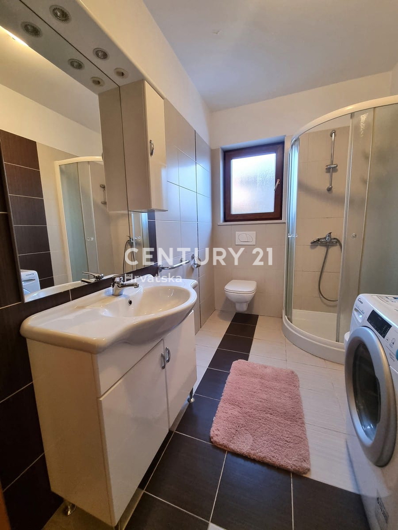 NOVIGRAD, APPARTAMENTO AL PIANO TERRA, UNA CAMERA DA LETTO, 900 M DAL MARE