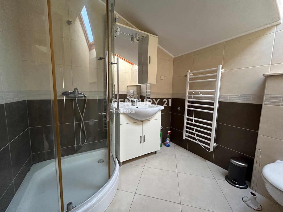 NOVIGRAD, PERIFERIA, FANTASTICO APPARTAMENTO A SOLI 4 KM DA NOVIGRAD