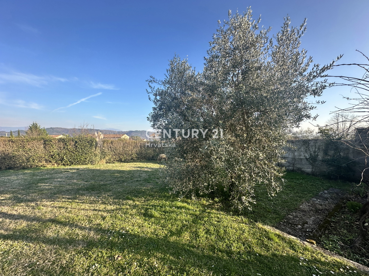 ISTRA, SOVINJAK, CASA CON BEL GIARDINO E SPLENDIDA VISTA