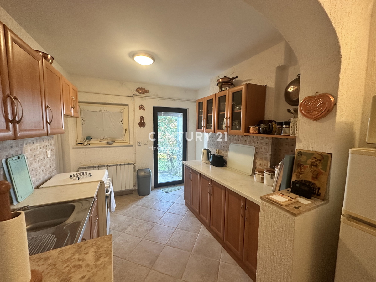 ISTRA, SOVINJAK, CASA CON BEL GIARDINO E SPLENDIDA VISTA