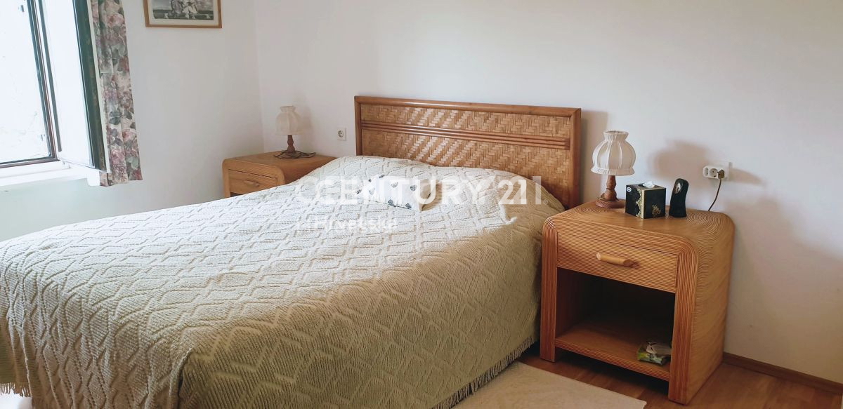 ISTRA, SOVINJAK, CASA CON BEL GIARDINO E SPLENDIDA VISTA