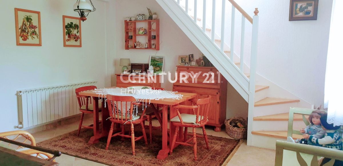 ISTRA, SOVINJAK, CASA CON BEL GIARDINO E SPLENDIDA VISTA