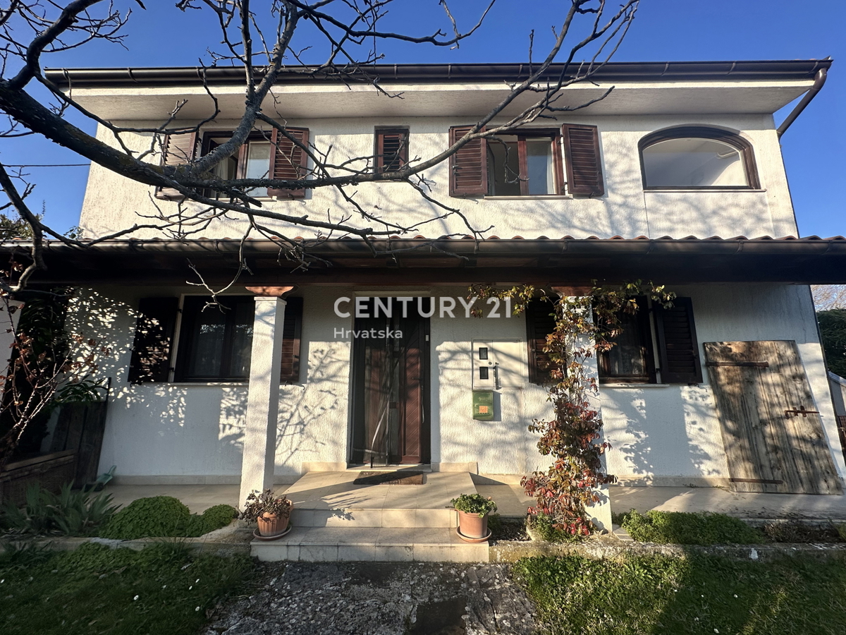 ISTRA, SOVINJAK, CASA CON BEL GIARDINO E SPLENDIDA VISTA