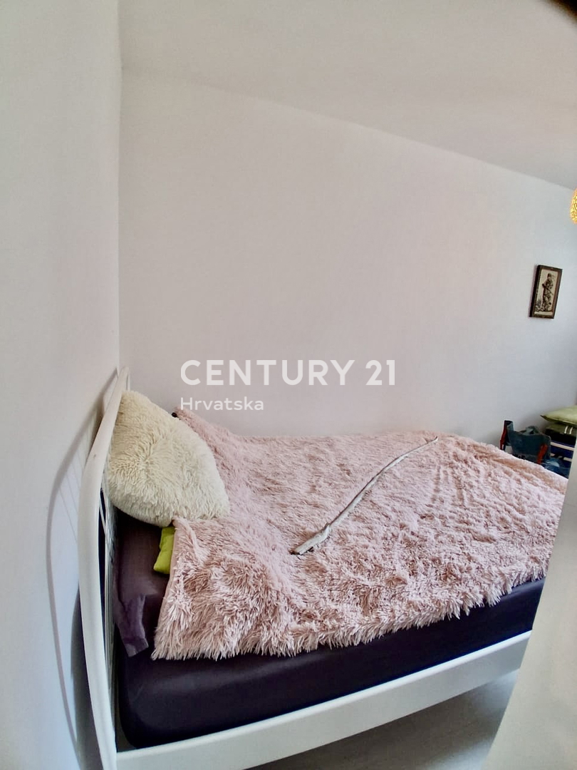 POREČ, ČERVAR PORAT, OTTIMO APPARTAMENTO CON UNA CAMERA A SOLI 100 METRI DAL MARE