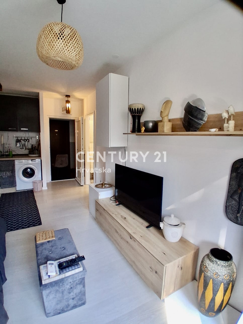 POREČ, ČERVAR PORAT, OTTIMO APPARTAMENTO CON UNA CAMERA A SOLI 100 METRI DAL MARE