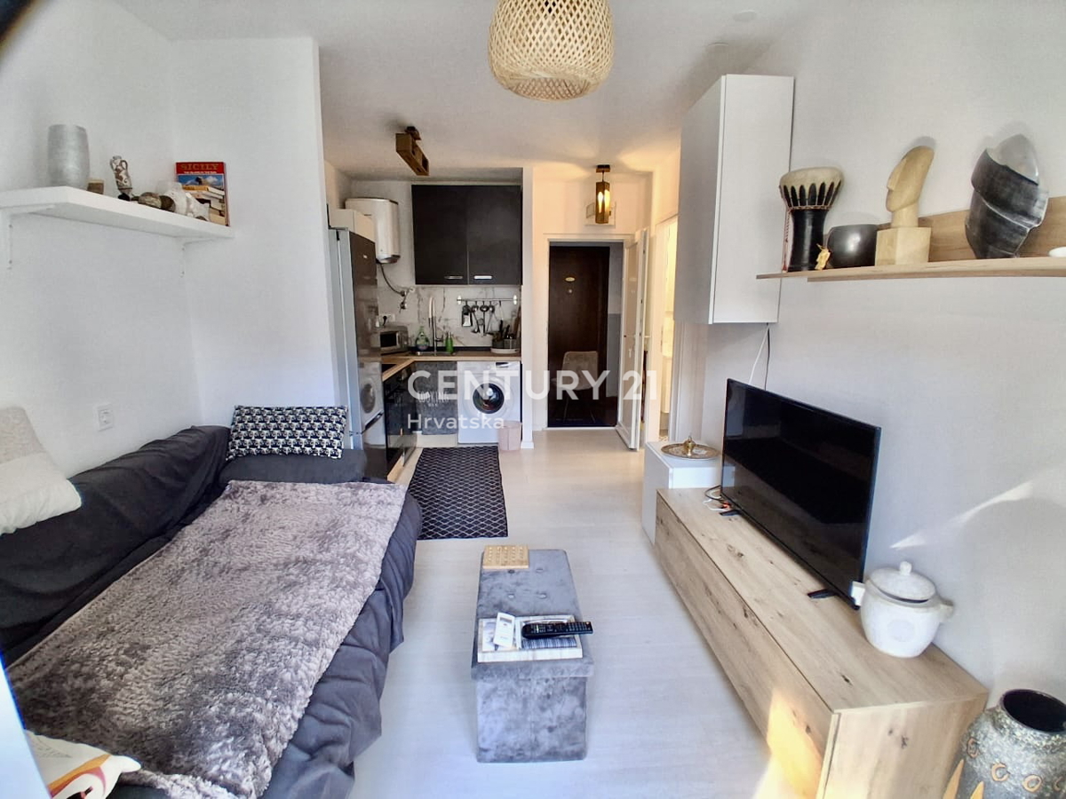 POREČ, ČERVAR PORAT, OTTIMO APPARTAMENTO CON UNA CAMERA A SOLI 100 METRI DAL MARE