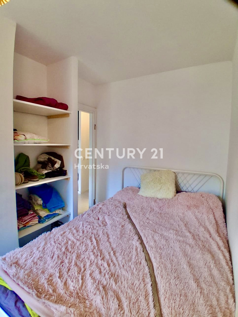 POREČ, ČERVAR PORAT, OTTIMO APPARTAMENTO CON UNA CAMERA A SOLI 100 METRI DAL MARE