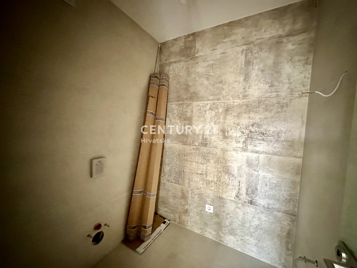 ŽMINJ, APPARTAMENTO AL PIANO TERRA CON DUE CAMERE DA LETTO