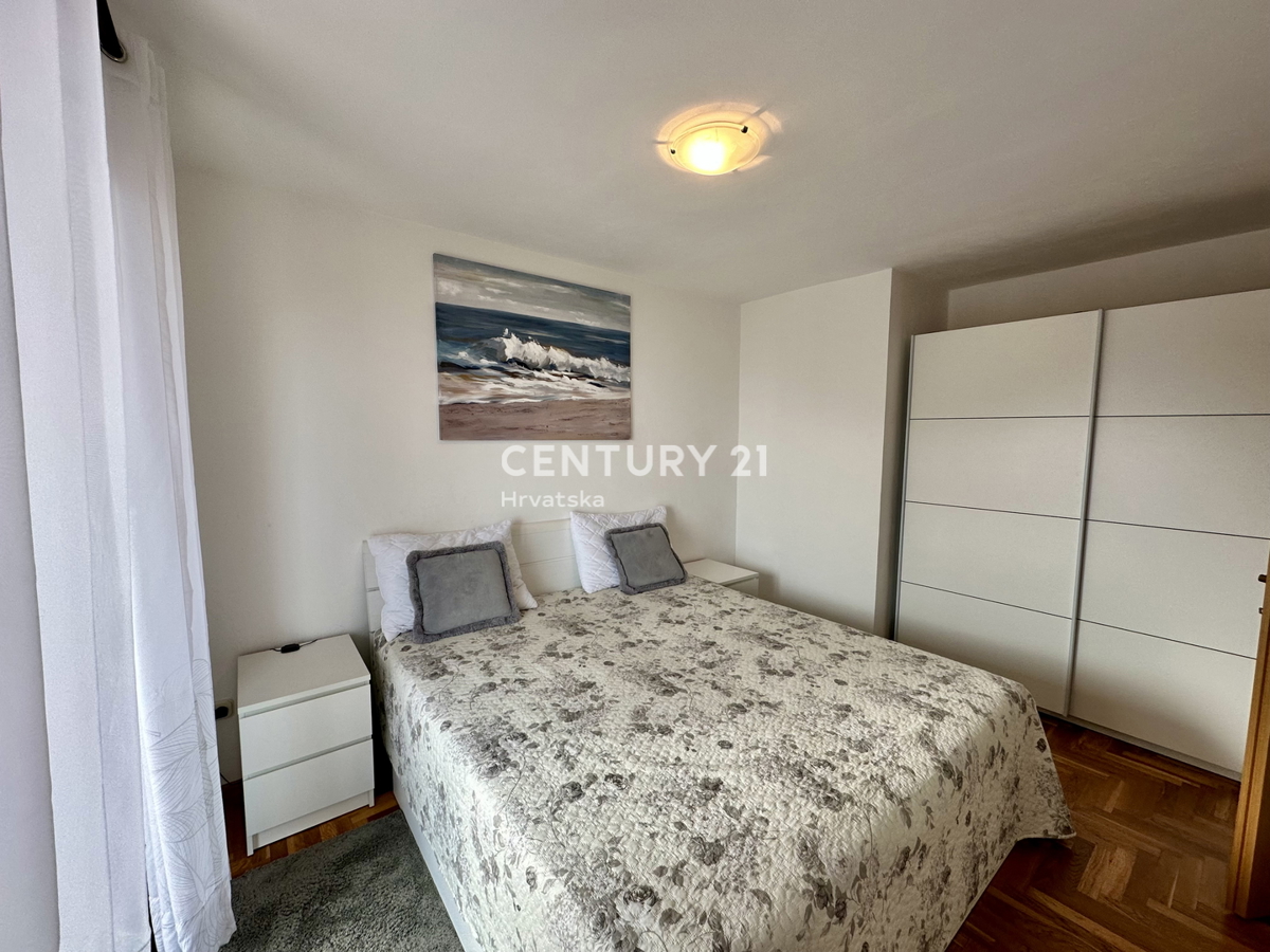 LABIN, RABAC, APPARTAMENTO CON DUE TERRAZZE E VISTA APERTA SUL MARE