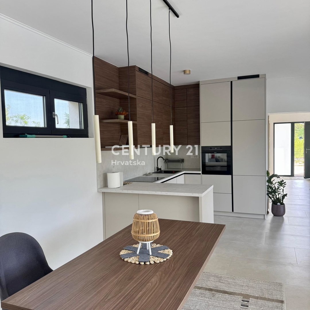 <ROVINJ, OKOLICA, FANTASTIČNA NOVA PRIZEMNICA>