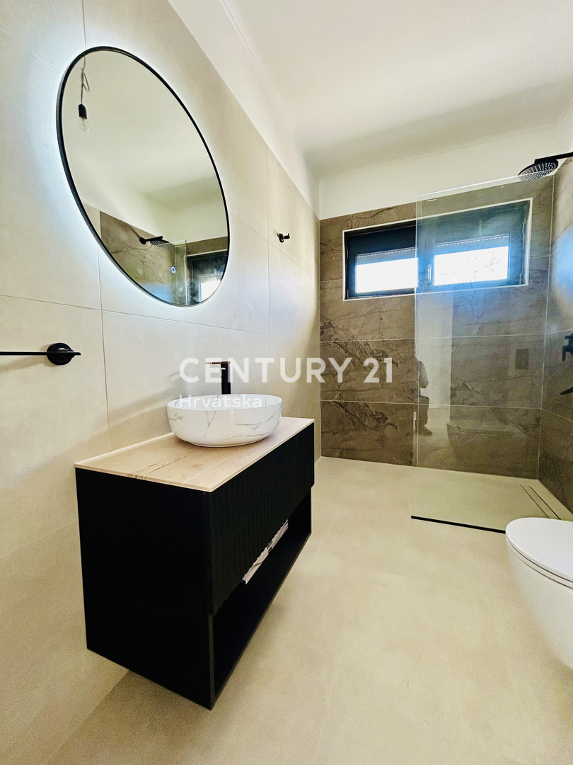 <ROVINJ, OKOLICA, FANTASTIČNA NOVA PRIZEMNICA>