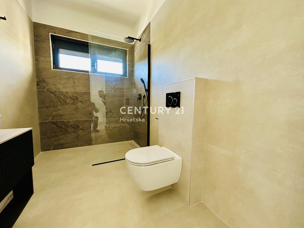 <ROVINJ, OKOLICA, FANTASTIČNA NOVA PRIZEMNICA>