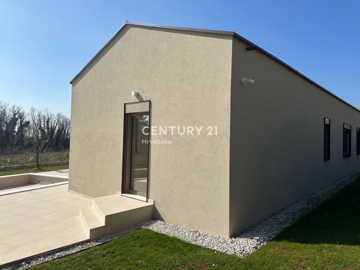 BADERNA, IN VENDITA SPLENDIDA NUOVA CASA AL PIANO TERRA CON PISCINA E VISTA SULLA NATURA