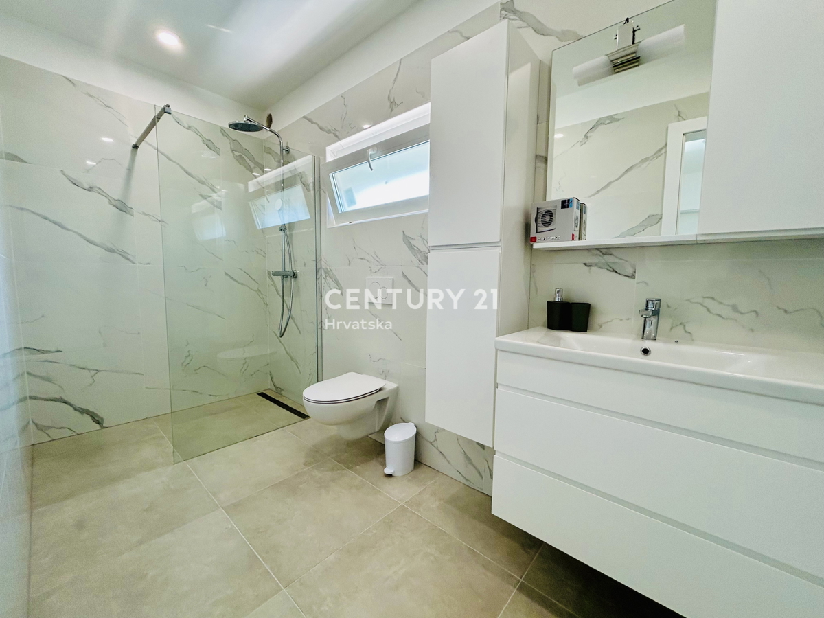 UMAG, DINTORNI, VILLA DUPLEX CON VISTA MARE