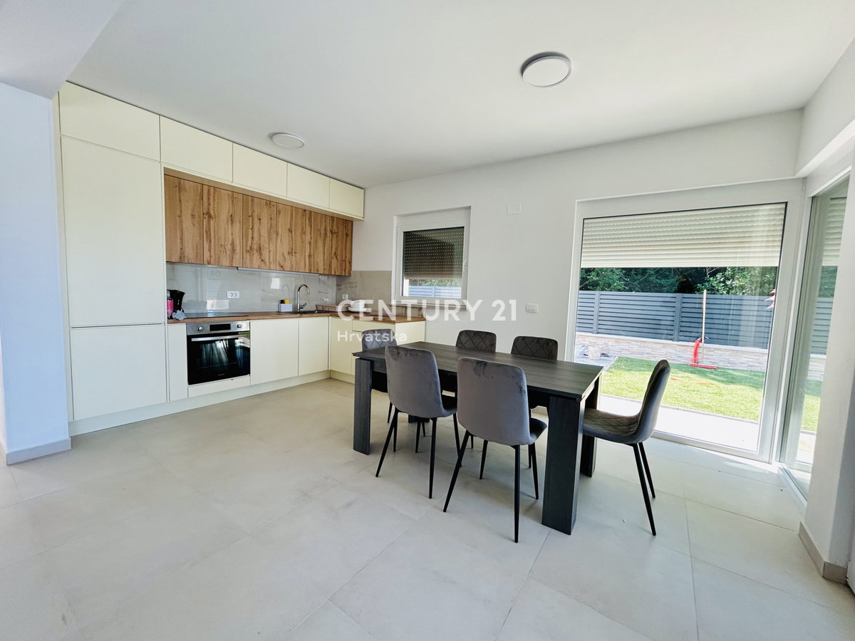 UMAG, DINTORNI, VILLA DUPLEX CON VISTA MARE