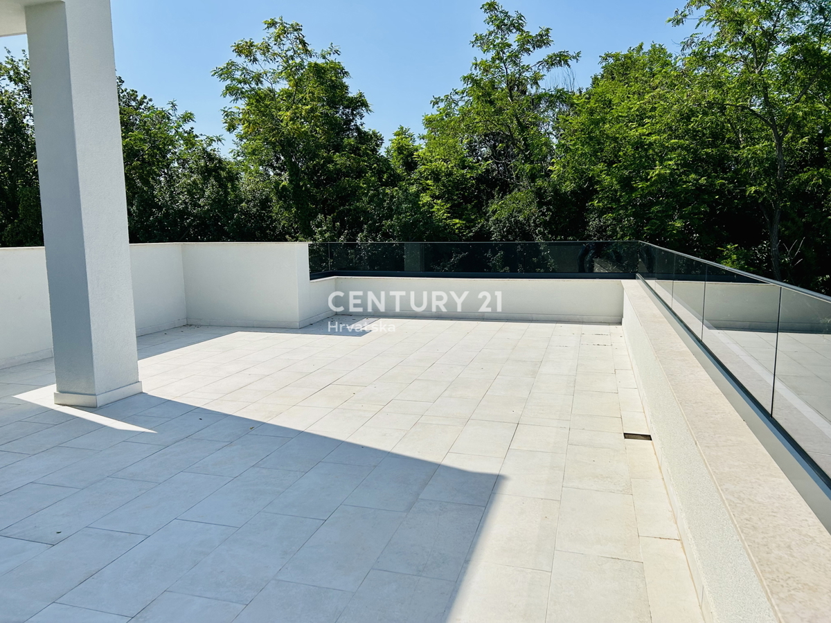 UMAG, DINTORNI, VILLA DUPLEX CON VISTA MARE