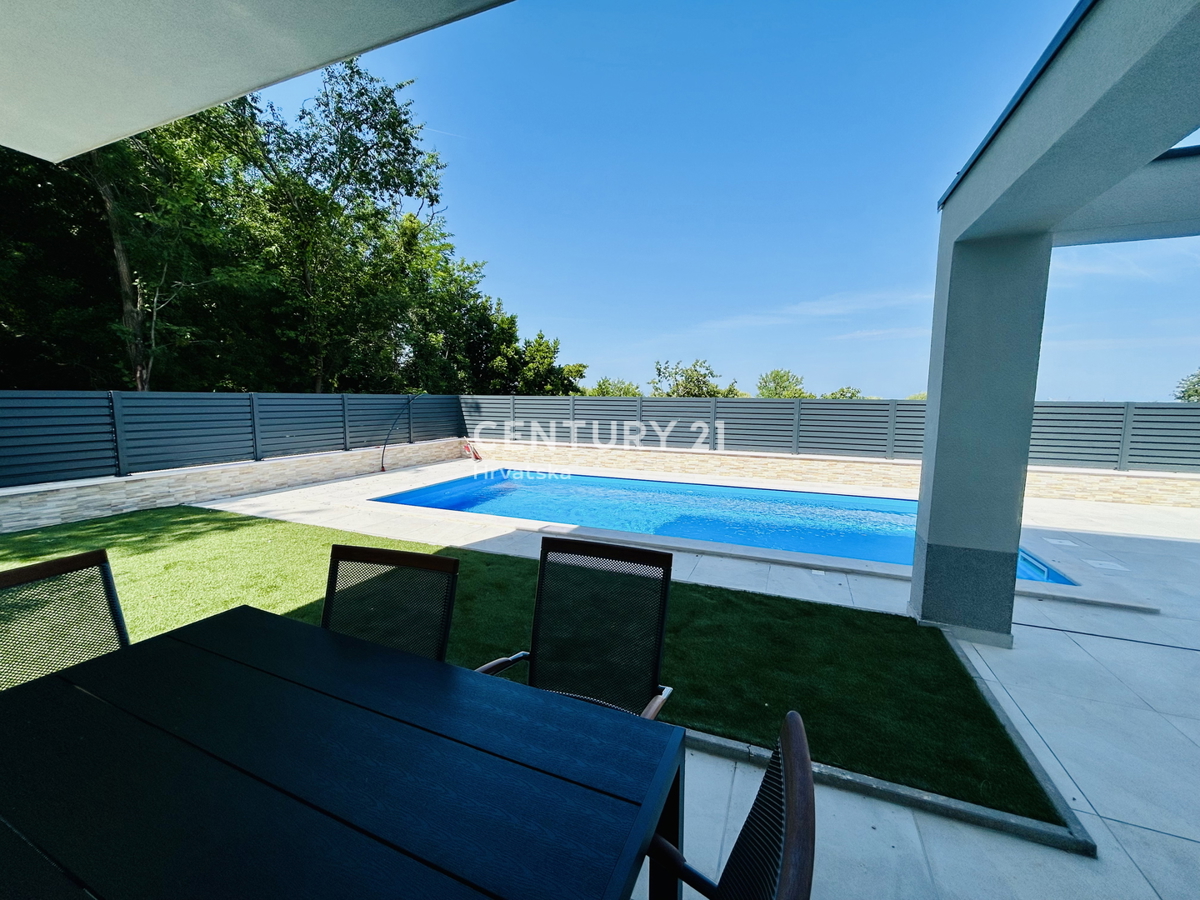 UMAG, DINTORNI, VILLA DUPLEX CON VISTA MARE