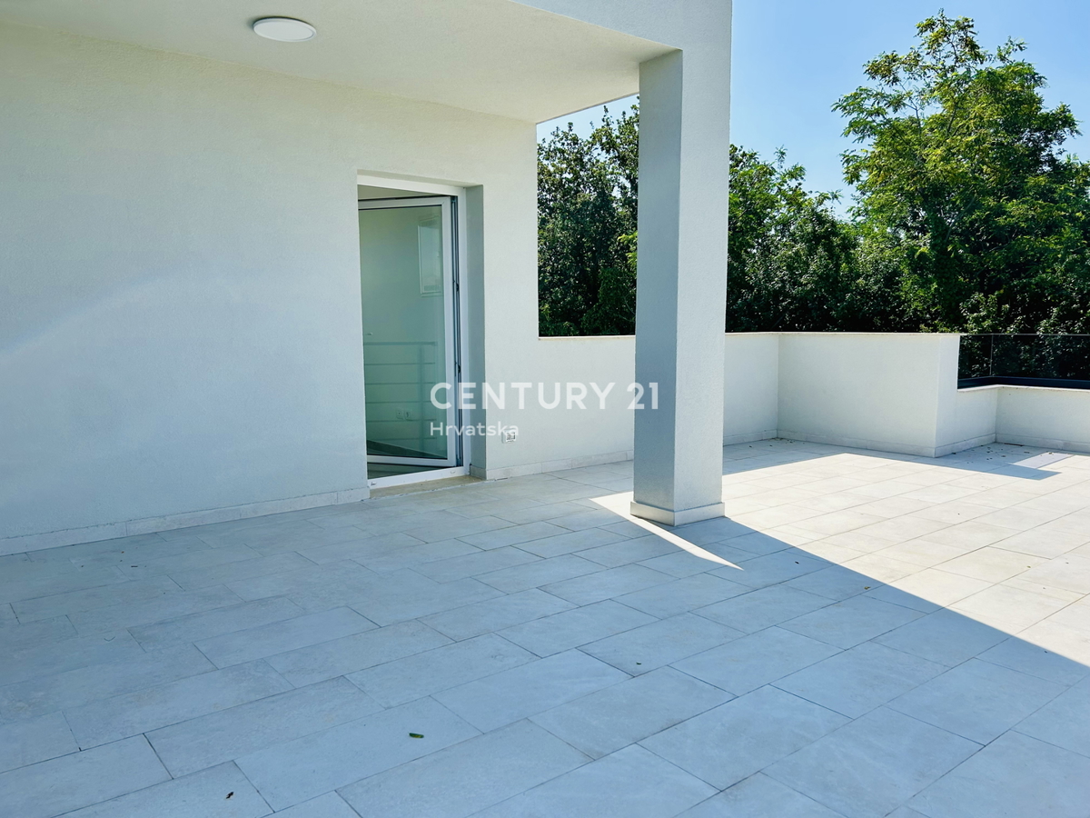 UMAG, DINTORNI, VILLA DUPLEX CON VISTA MARE