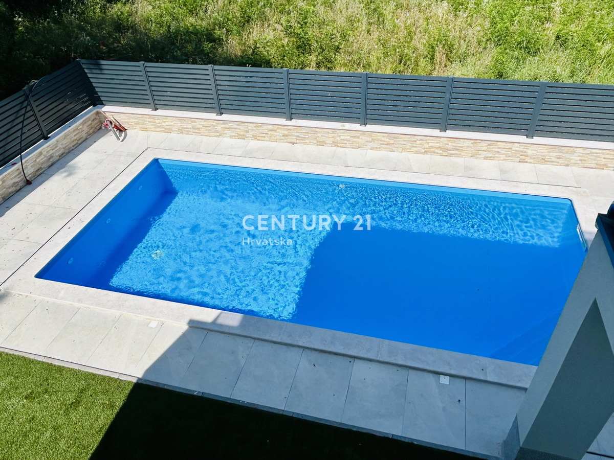 UMAG, DINTORNI, VILLA DUPLEX CON VISTA MARE