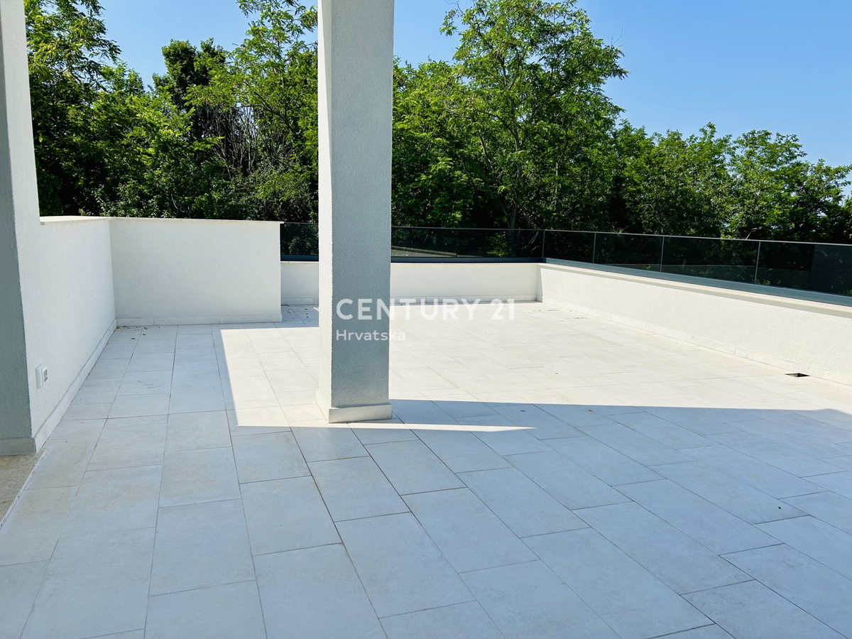 UMAG, DINTORNI, VILLA DUPLEX CON VISTA MARE