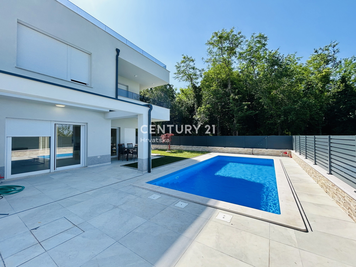 UMAG, DINTORNI, VILLA DUPLEX CON VISTA MARE