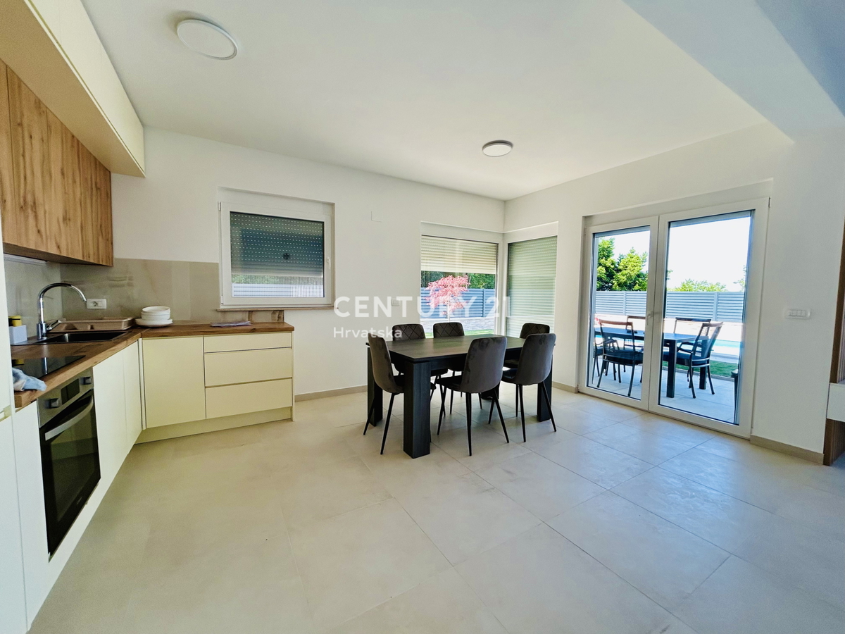 UMAG, DINTORNI, VILLA DUPLEX CON VISTA MARE