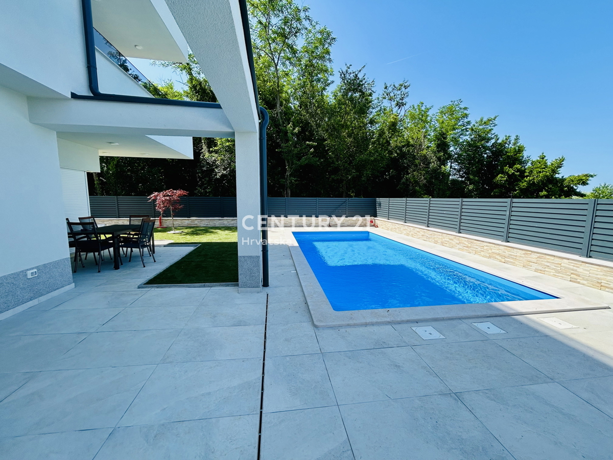 UMAG, DINTORNI, VILLA DUPLEX CON VISTA MARE