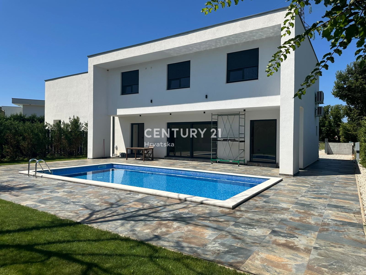 ROVINJSKO SELO, VENDESI BELLA DOPPIA VILLA, NUOVA COSTRUZIONE CON PISCINA