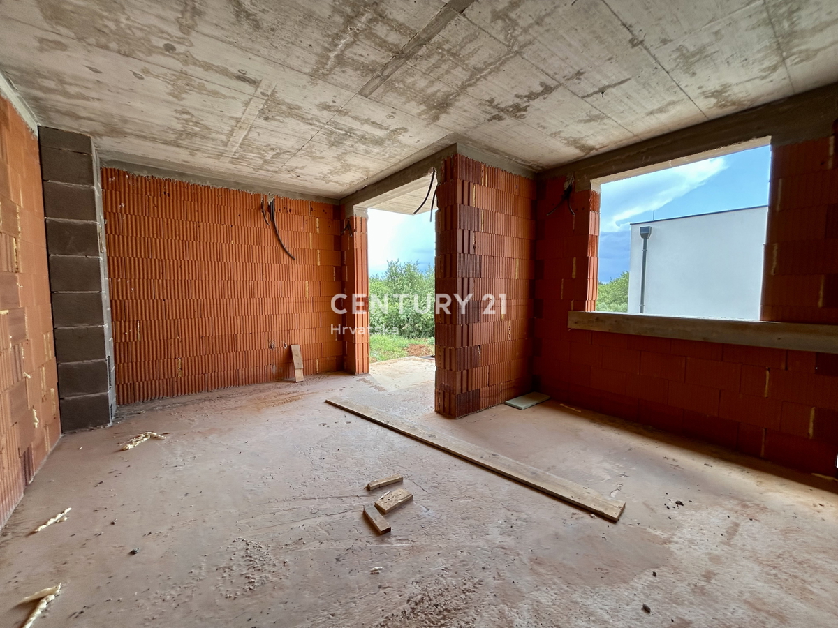 POREČ, DINTORNI, NUOVO APPARTAMENTO A SOLI 2 KM DALLA SPIAGGIA E DAL CENTRO CITTÀ