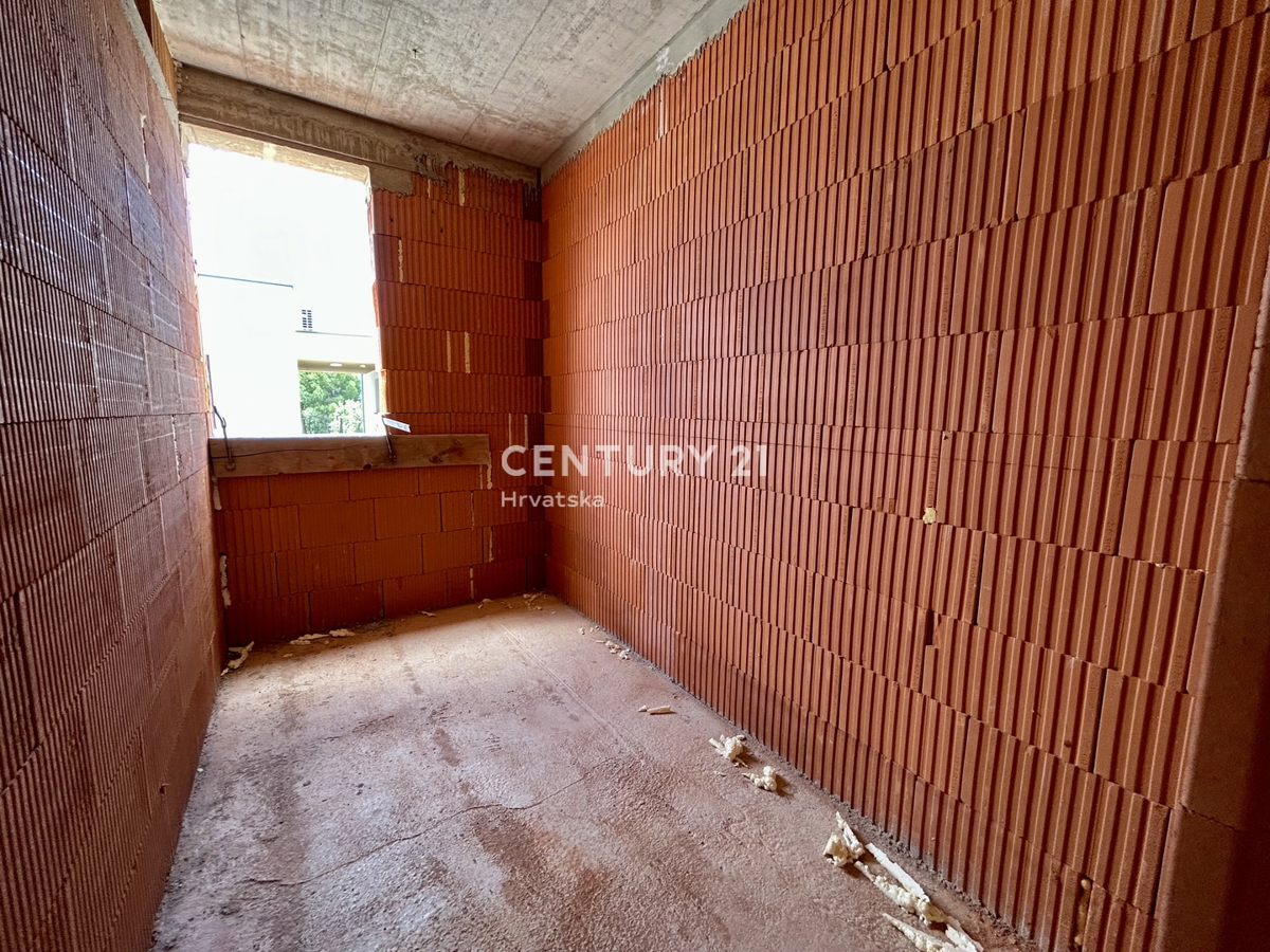 POREČ, DINTORNI, NUOVO APPARTAMENTO A SOLI 2 KM DALLA SPIAGGIA E DAL CENTRO CITTÀ