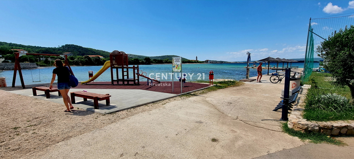 Kraj, Pašman, casa con tre appartamenti e garage. Vista mare dalla terrazza di 85 m2