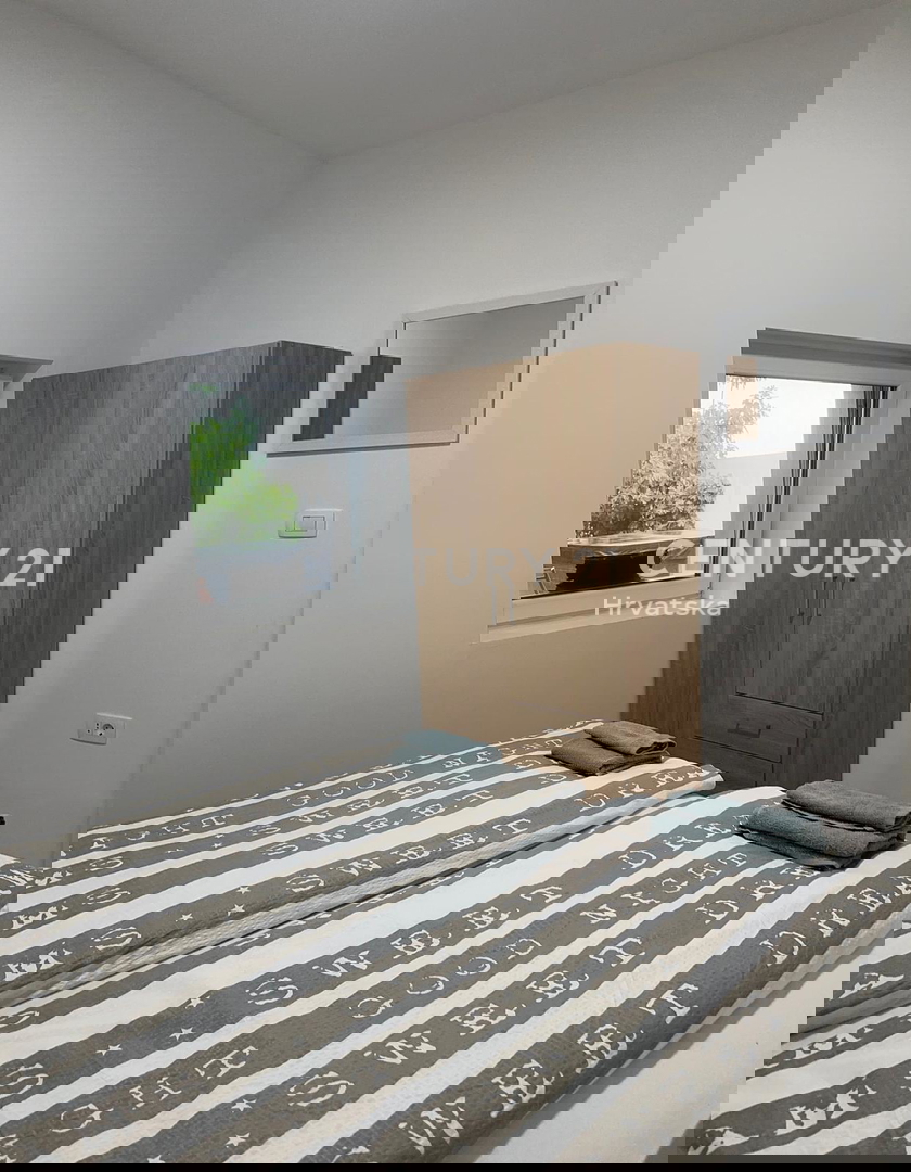 FUNTANA, VENDESI APPARTAMENTO TRILOCALE AL PIANO TERRA CON TERRAZZA DI 50 M2, OTTIMA POSIZIONE