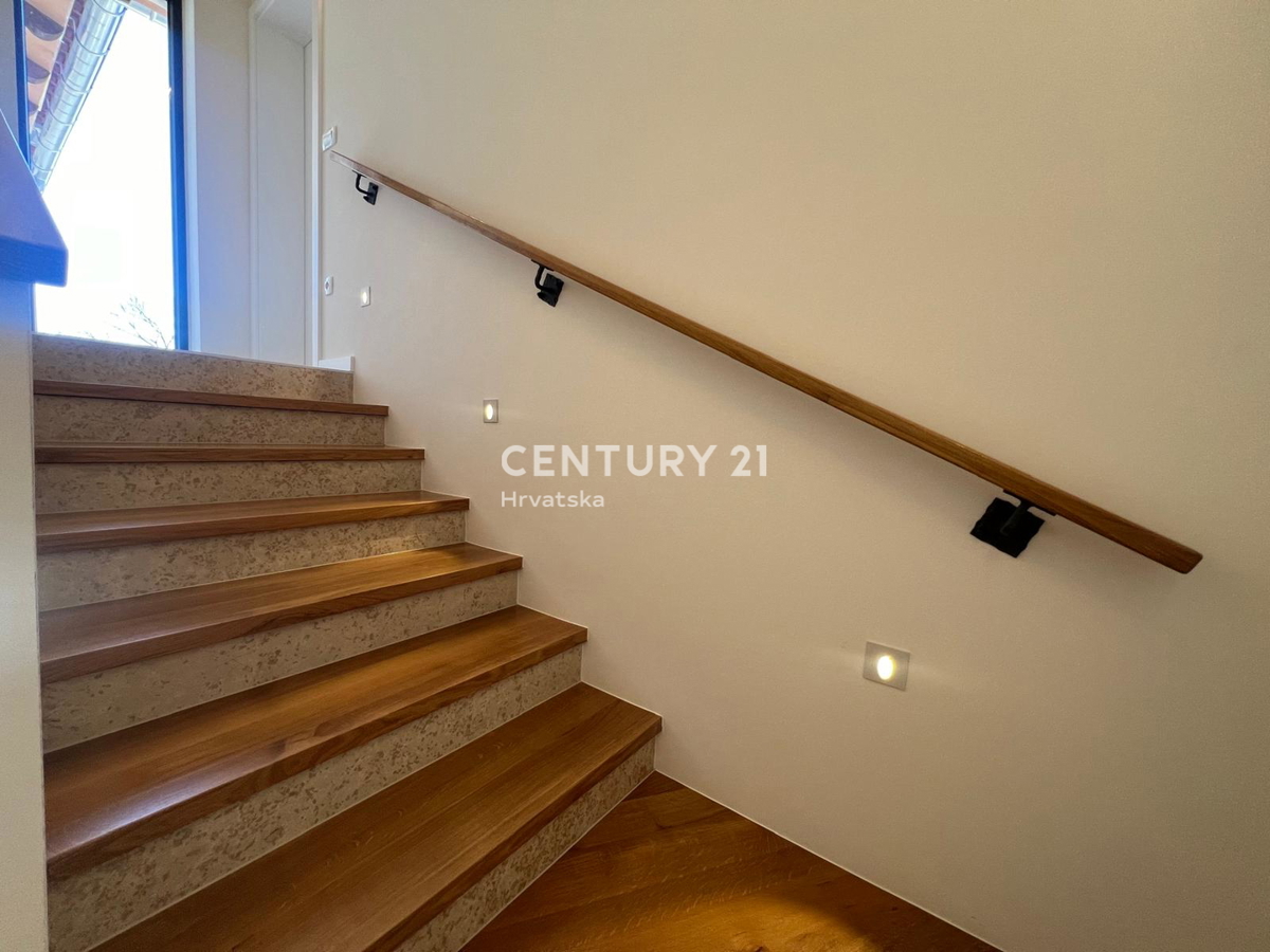 POREČ, VILLA MODERNA NUOVA CON PISCINA