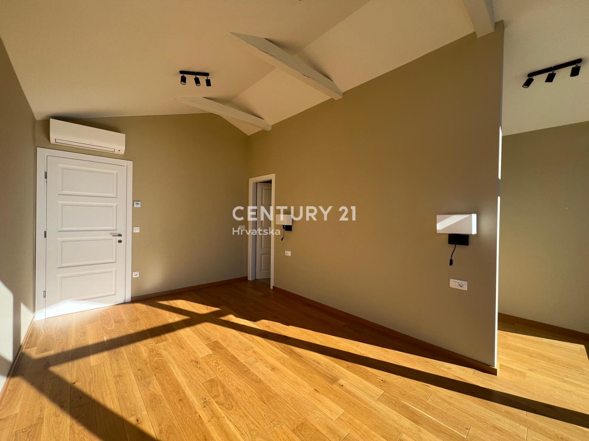 POREČ, VILLA MODERNA NUOVA CON PISCINA