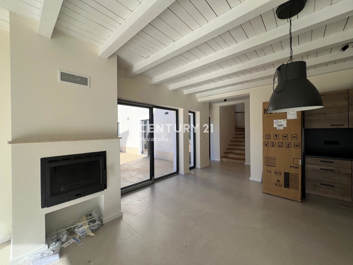 POREČ, VILLA MODERNA NUOVA CON PISCINA