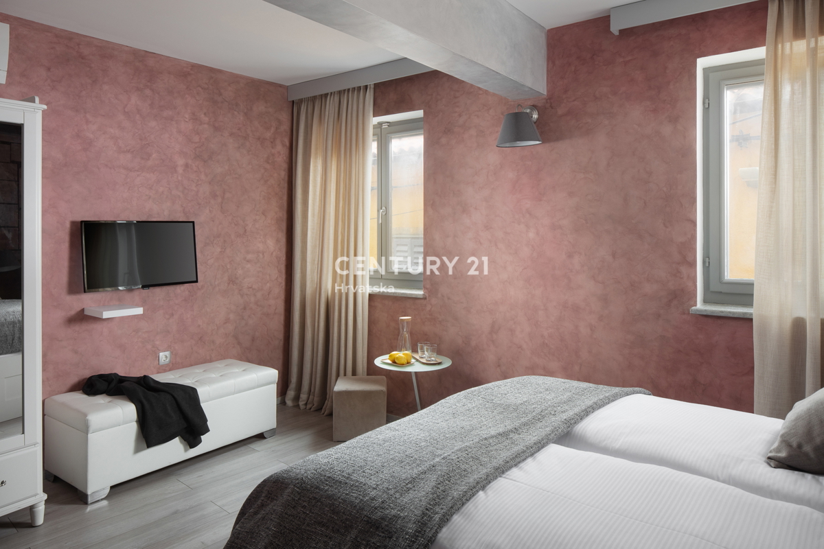 LABIN, CENTRO STORICO, BOUTIQUE HOTEL CON 5 CAMERE IN UNA SPLENDIDA POSIZIONE