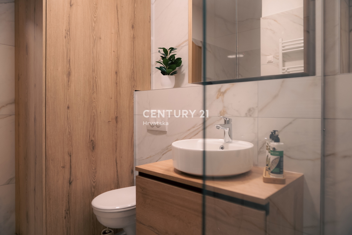 MARIBOR, POHORJE, APPARTAMENTO AL PIANO TERRA CON GRANDE ATRIO