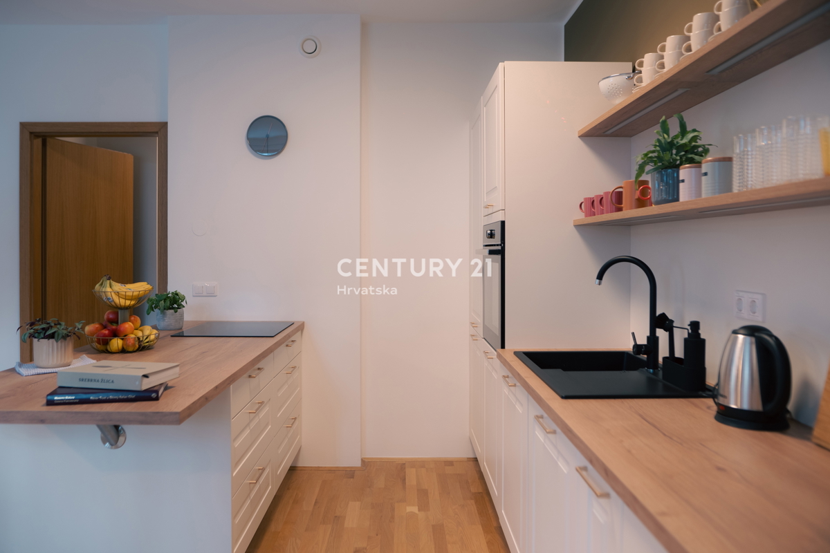 MARIBOR, POHORJE, APPARTAMENTO AL PIANO TERRA CON GRANDE ATRIO